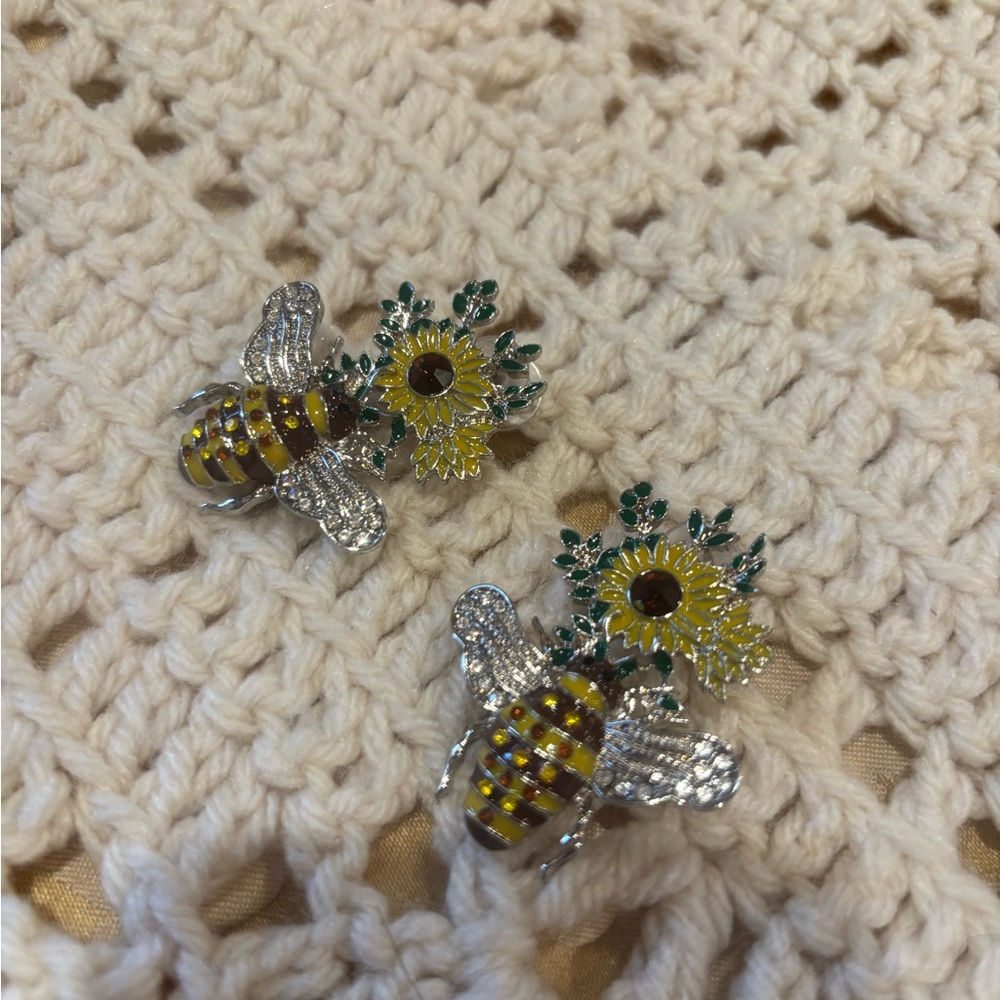 Sassy Jones Bee and Sunflower Earrings